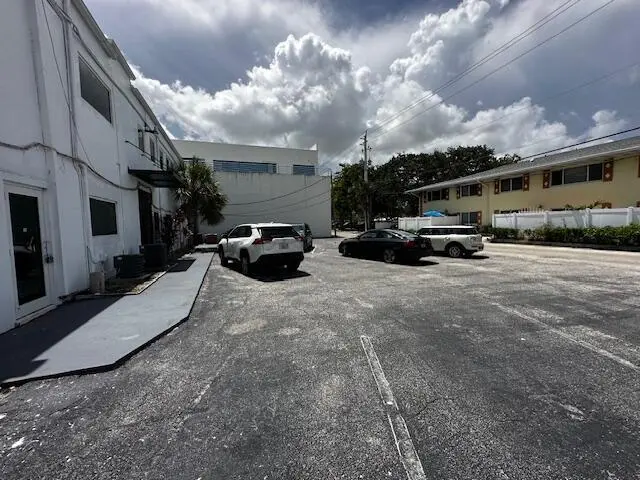 2631 105b 1 at 2631 E Oakland Park Boulevard 105b, Fort Lauderdale