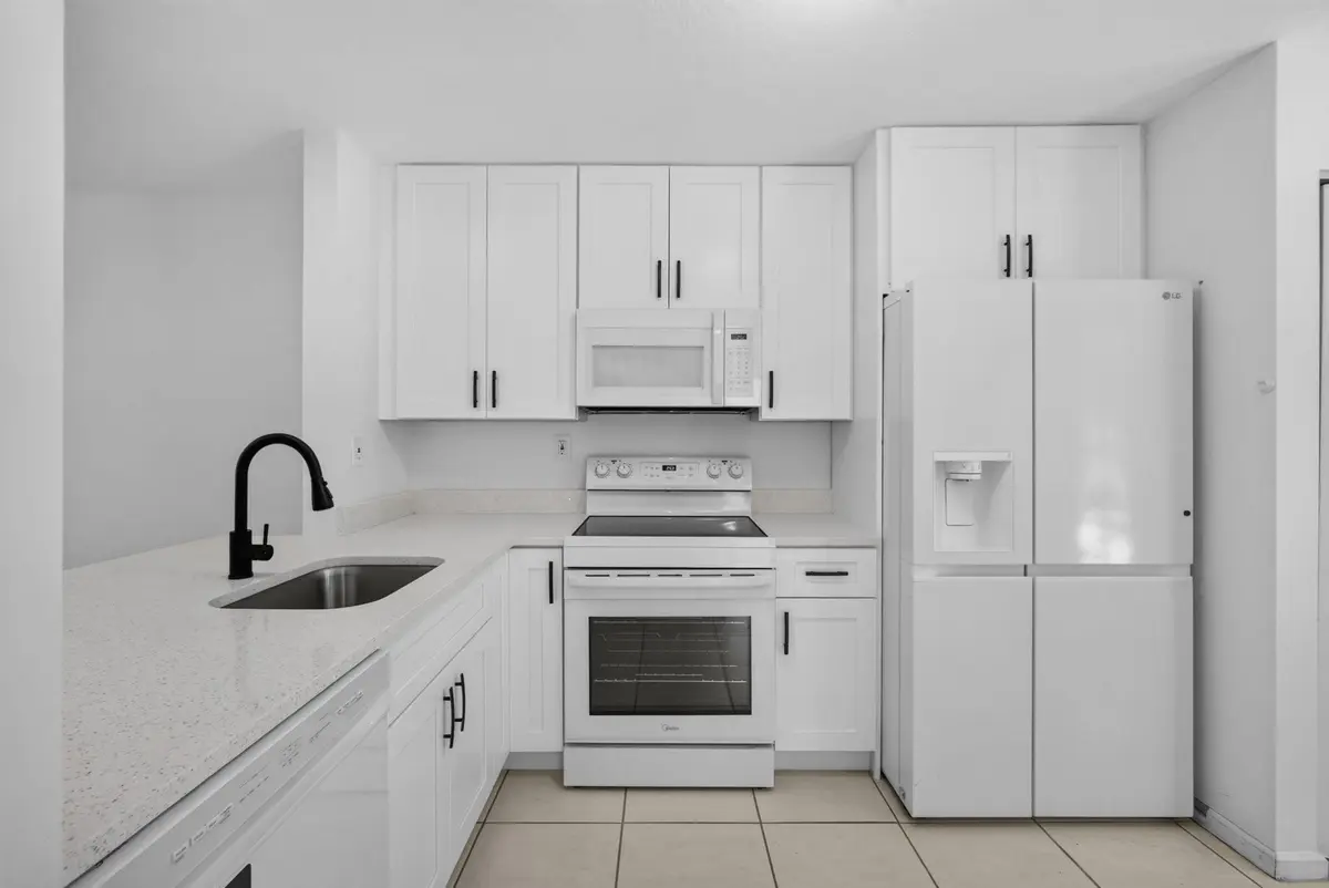 KITCHEN at 946 Summit Lake Drive, West Palm Beach