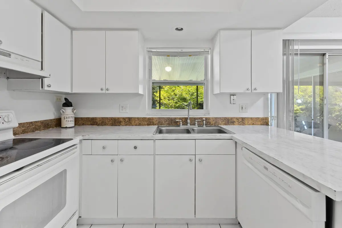 9-web-or-mls-DSC06960 at 276 NE Summer Road, Port St. Lucie