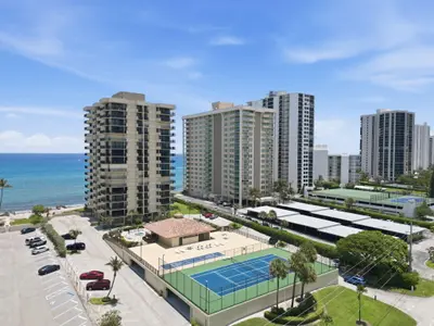 5460 N Ocean Drive 6a, Riviera Beach – Condominium for rent