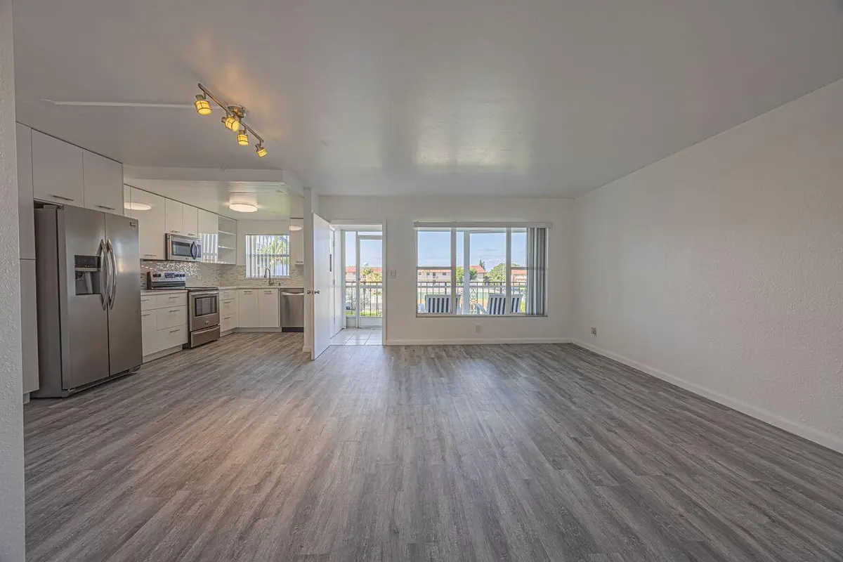Open Floor Plan at 808 SE 7th Street 305, Deerfield Beach