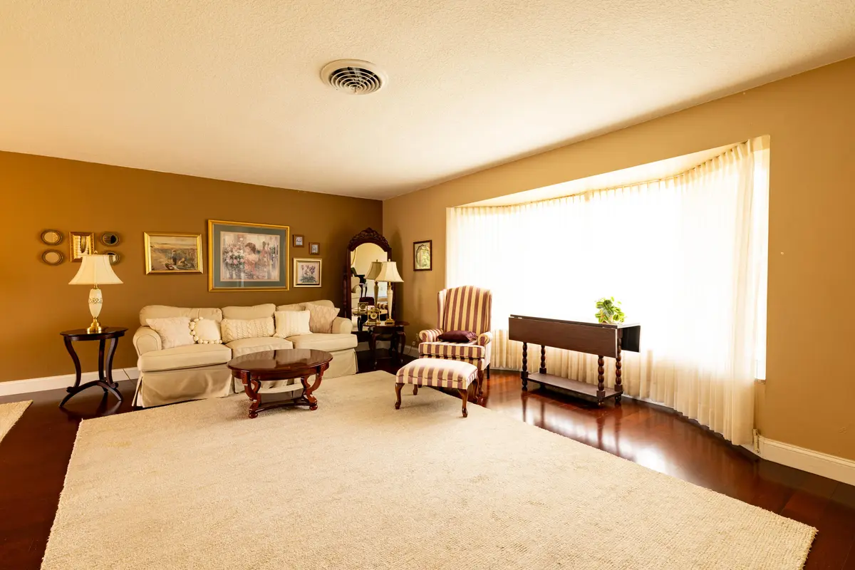 9B2A8387-HDR at 5541 SW 7th Street, Plantation