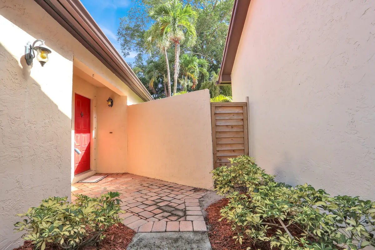 04_Image_4_mls at 13 Ironwood Way, Palm Beach Gardens