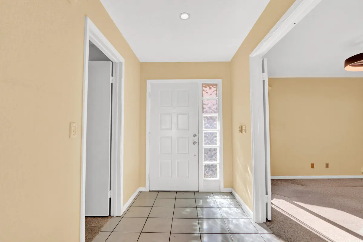 Foyer at 13 Ironwood Way, Palm Beach Gardens