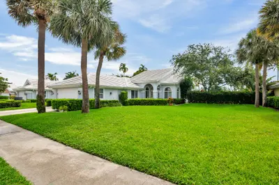 2402 Saratoga Bay Drive, West Palm Beach – Single Family Residence for sale