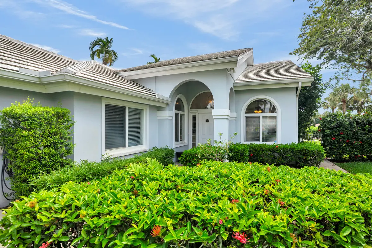 low-6 at 2402 Saratoga Bay Drive, West Palm Beach
