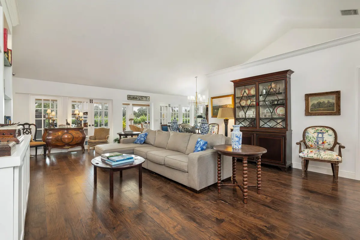 low-8 at 2402 Saratoga Bay Drive, West Palm Beach