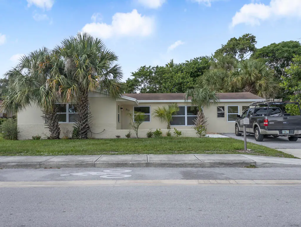 Front at 371 W 34th Street, Riviera Beach
