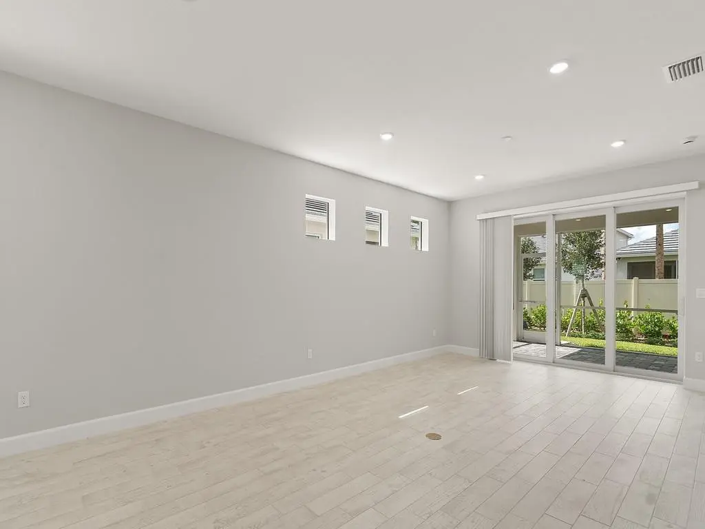 Photo 6 at 4501 Nautilus Circle, Vero Beach