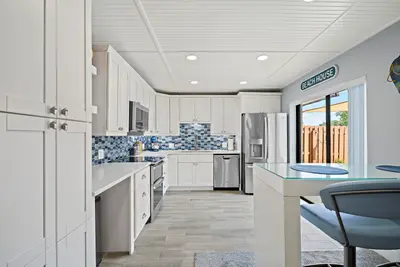 6163 SE Riverboat Drive 1018, Stuart – sold