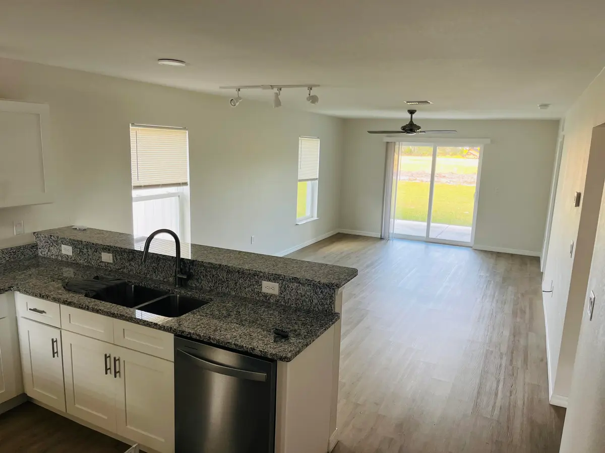Lroom at 7056 San Benito Drive, Sebring