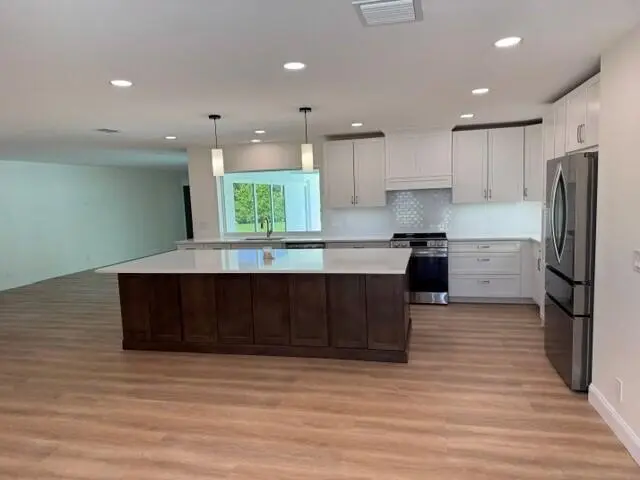Kitchen at 10736 Locust Street, Palm Beach Gardens