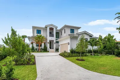 908 N Atlantic Drive, Lantana – Single Family Residence for sale
