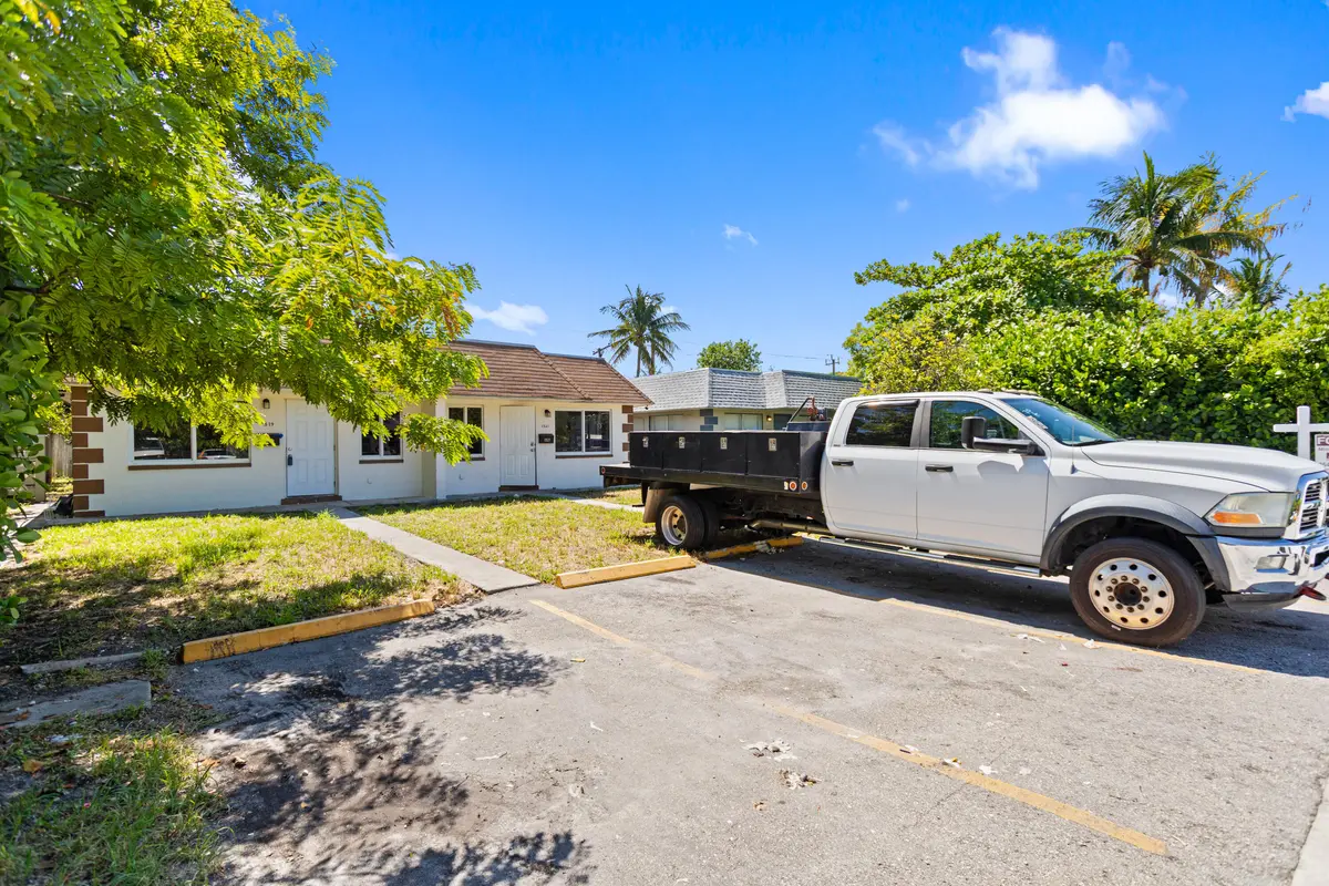 585A4680 at 1519-1521 NW 8th Avenue, Fort Lauderdale