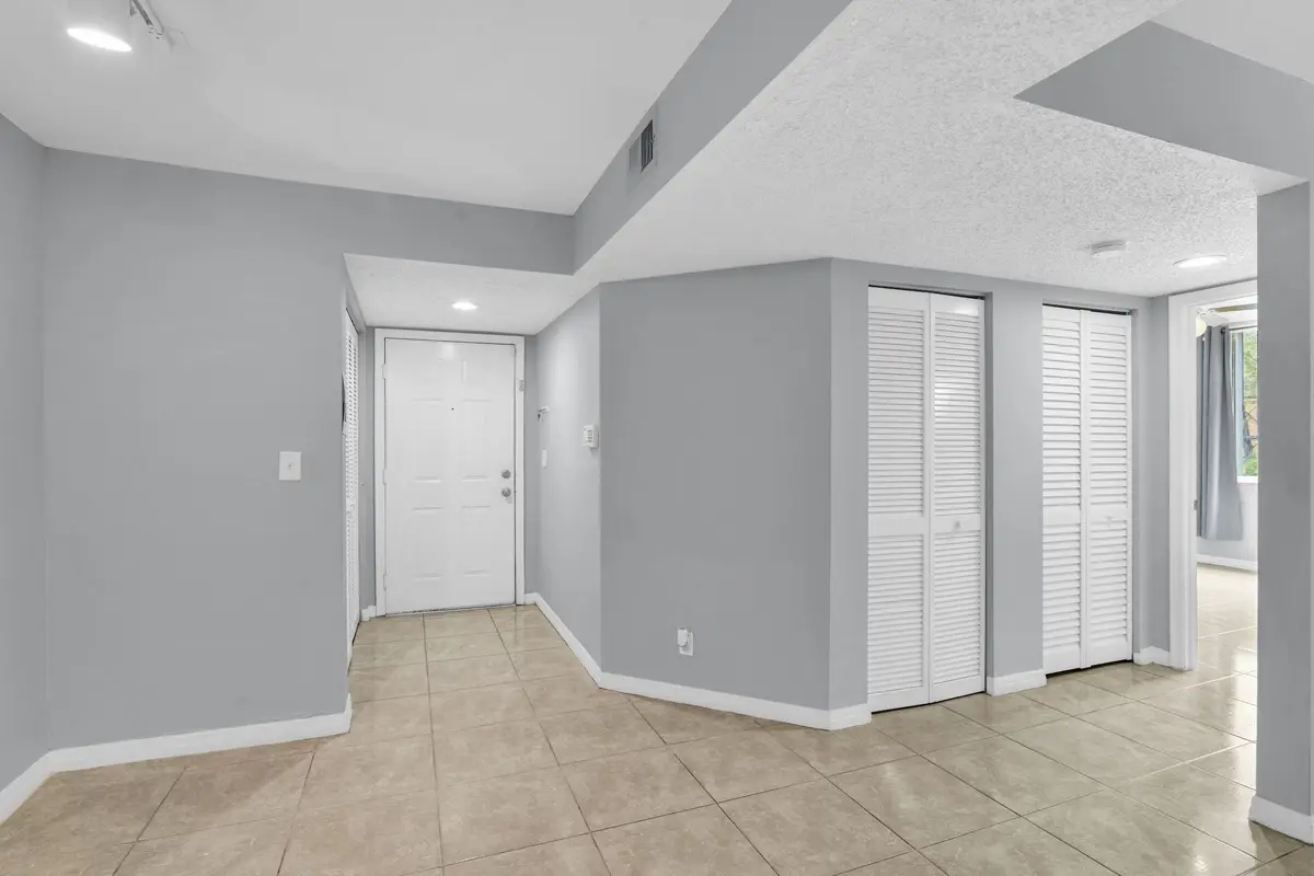 3995 W McNab Rd Pompano Beach --4 at 3995 W Mcnab Road B205, Pompano Beach