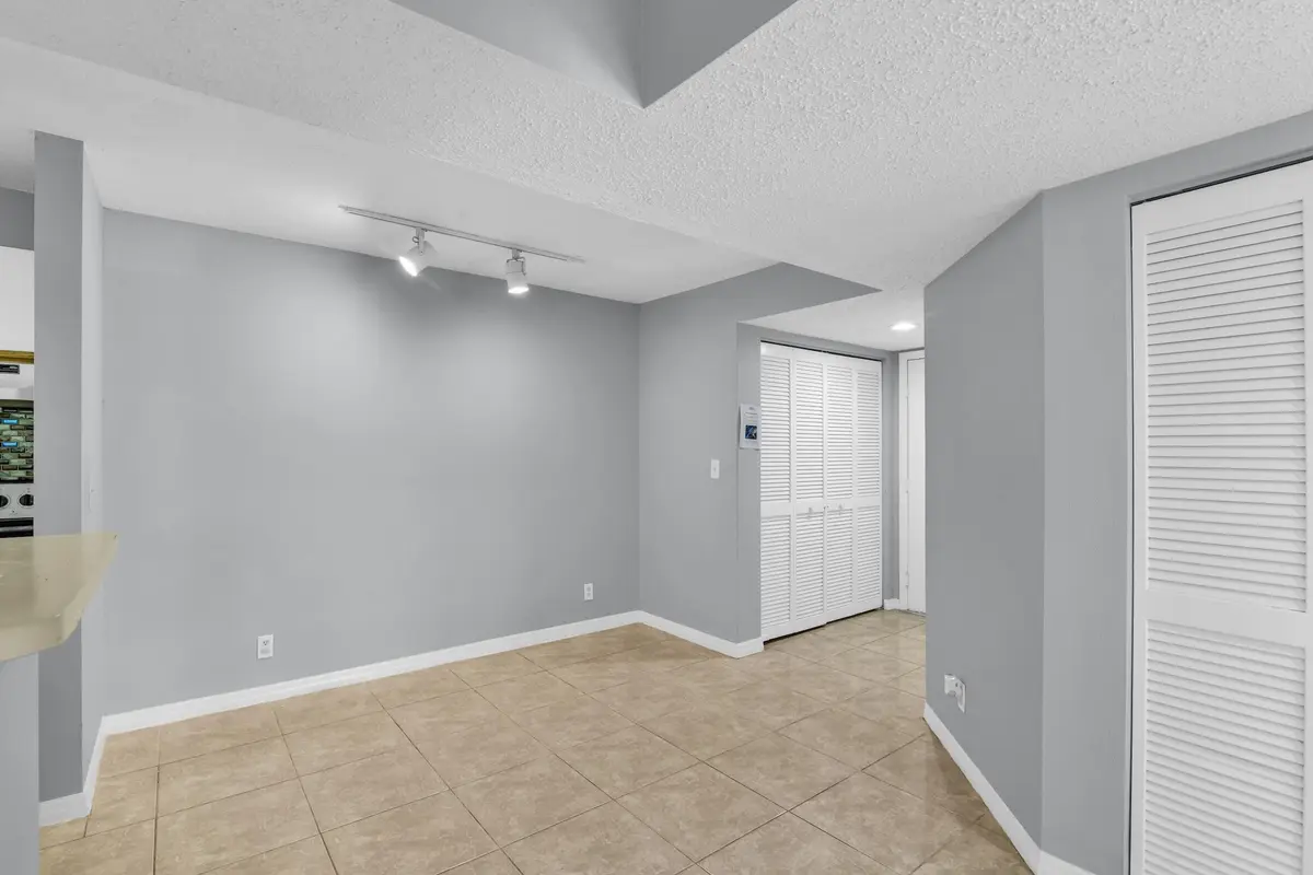 3995 W McNab Rd Pompano Beach --5 at 3995 W Mcnab Road B205, Pompano Beach