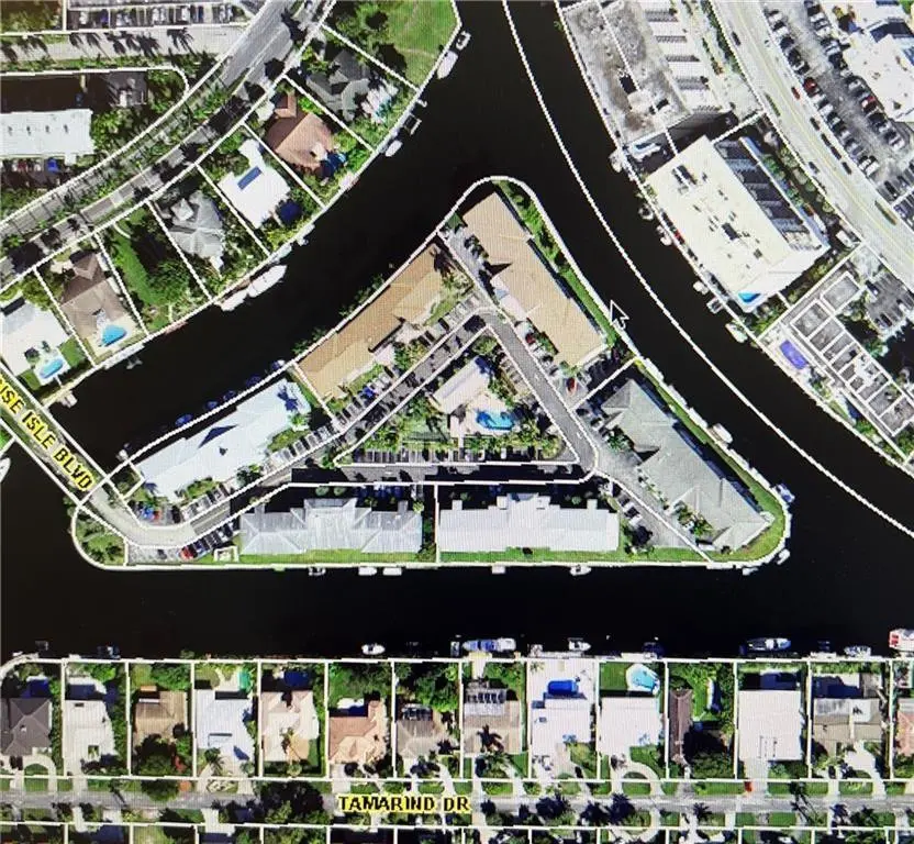 Photo 2 at 450 Paradise Isle Boulevard, Hallandale Beach