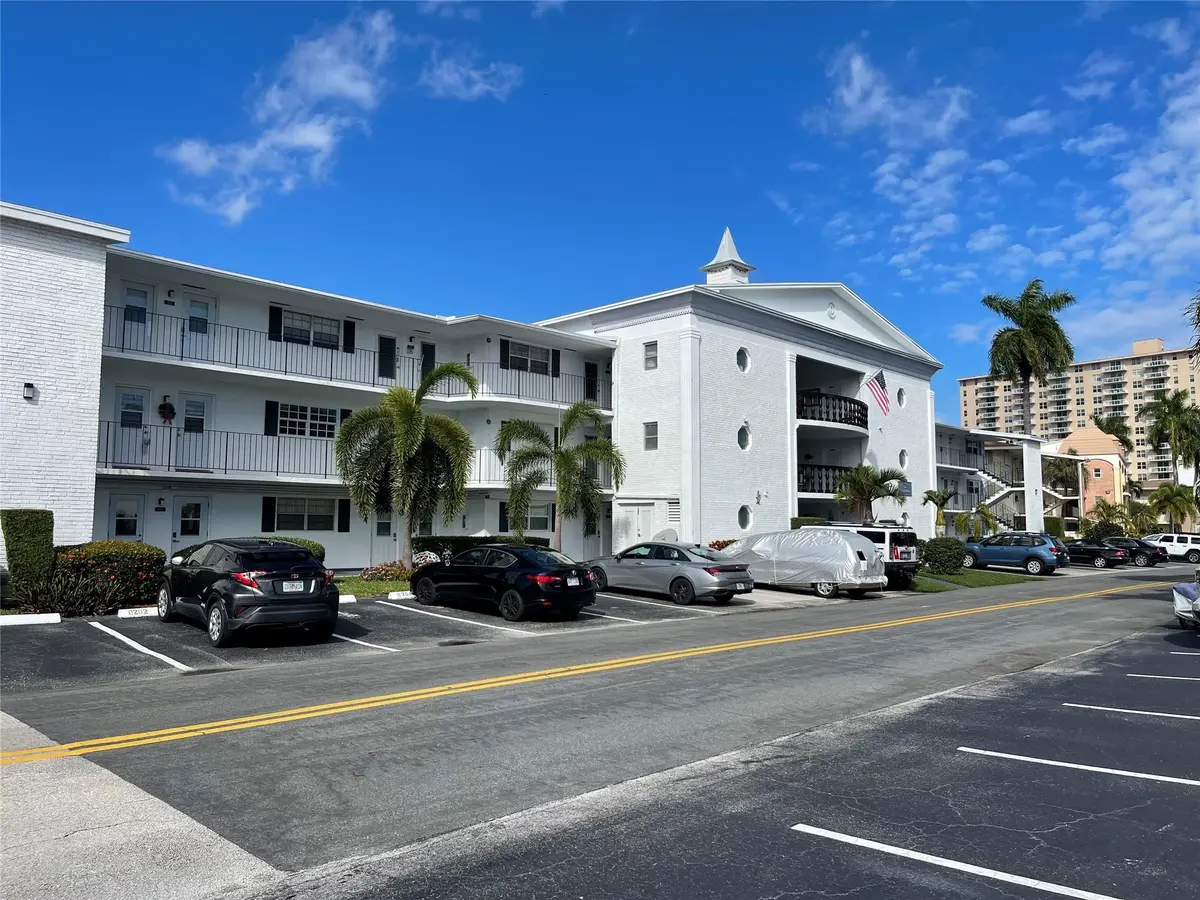 Photo 7 at 450 Paradise Isle Boulevard, Hallandale Beach