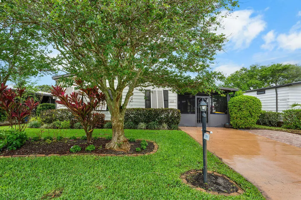 Front 2 at 7894 SE Saratoga Drive, Hobe Sound