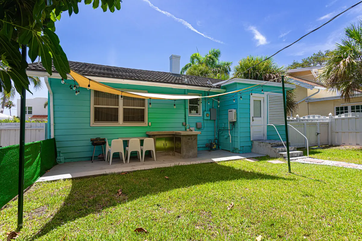 casa-25 at 305 N Lakeside Drive, Lake Worth Beach