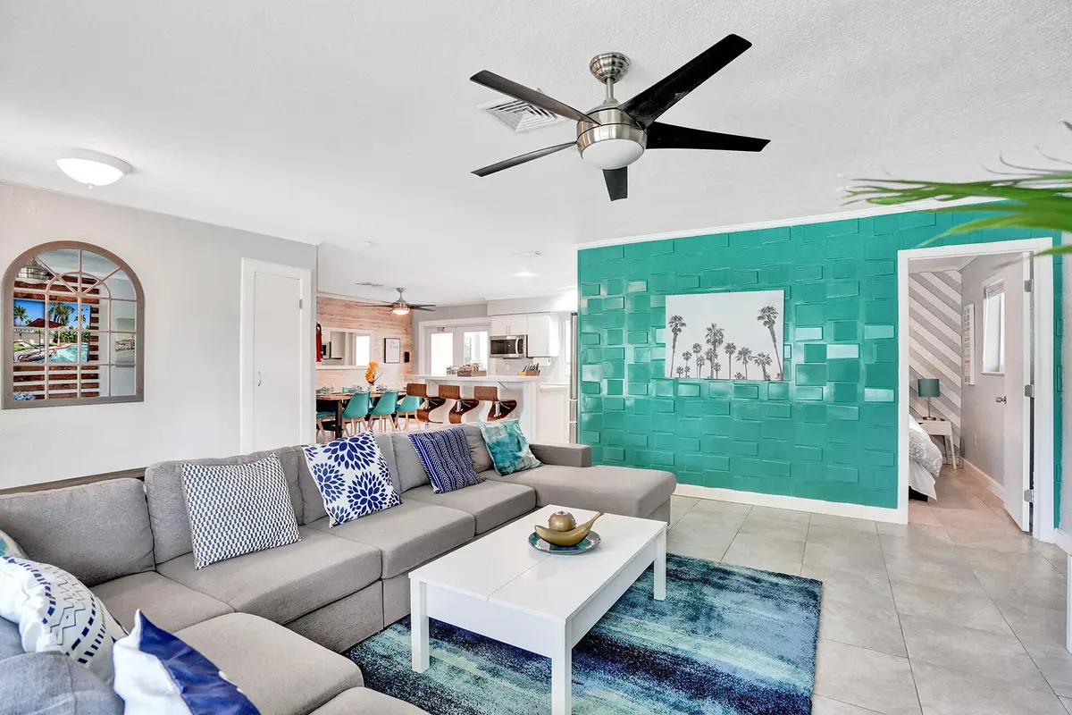 AFE05F78-25AB-4C7D-82E9-4B0C39AF0308 at 1516 Scott Street, Hollywood