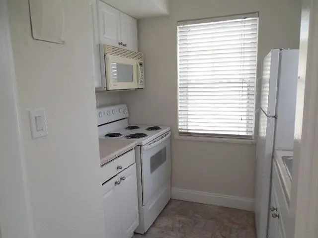 Photo 3 at 4565 N Ocean Drive 3, Lauderdale-By-The-Sea