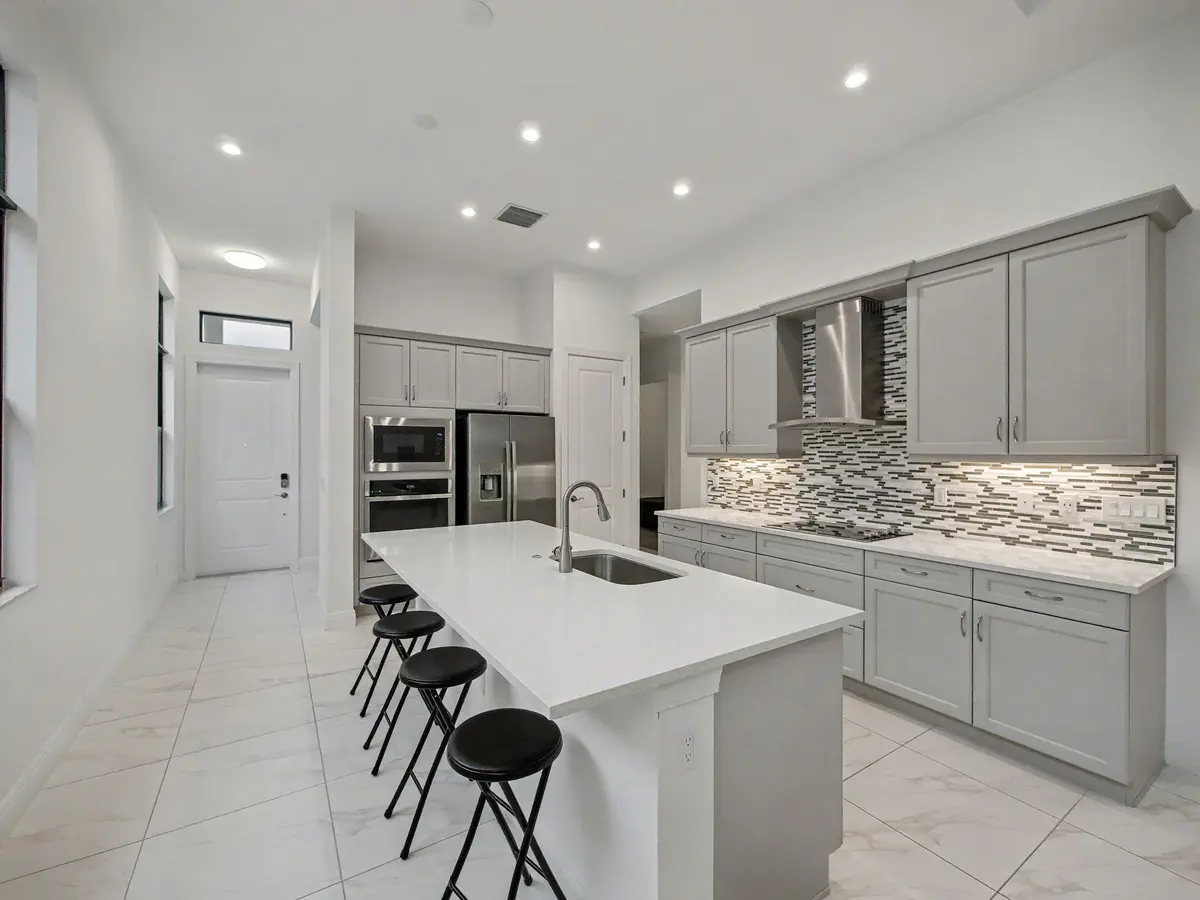 Entry/Kitchen at 176 SE Via Sangro, Port St. Lucie
