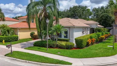 235 Via Condado Way, Palm Beach Gardens – sold