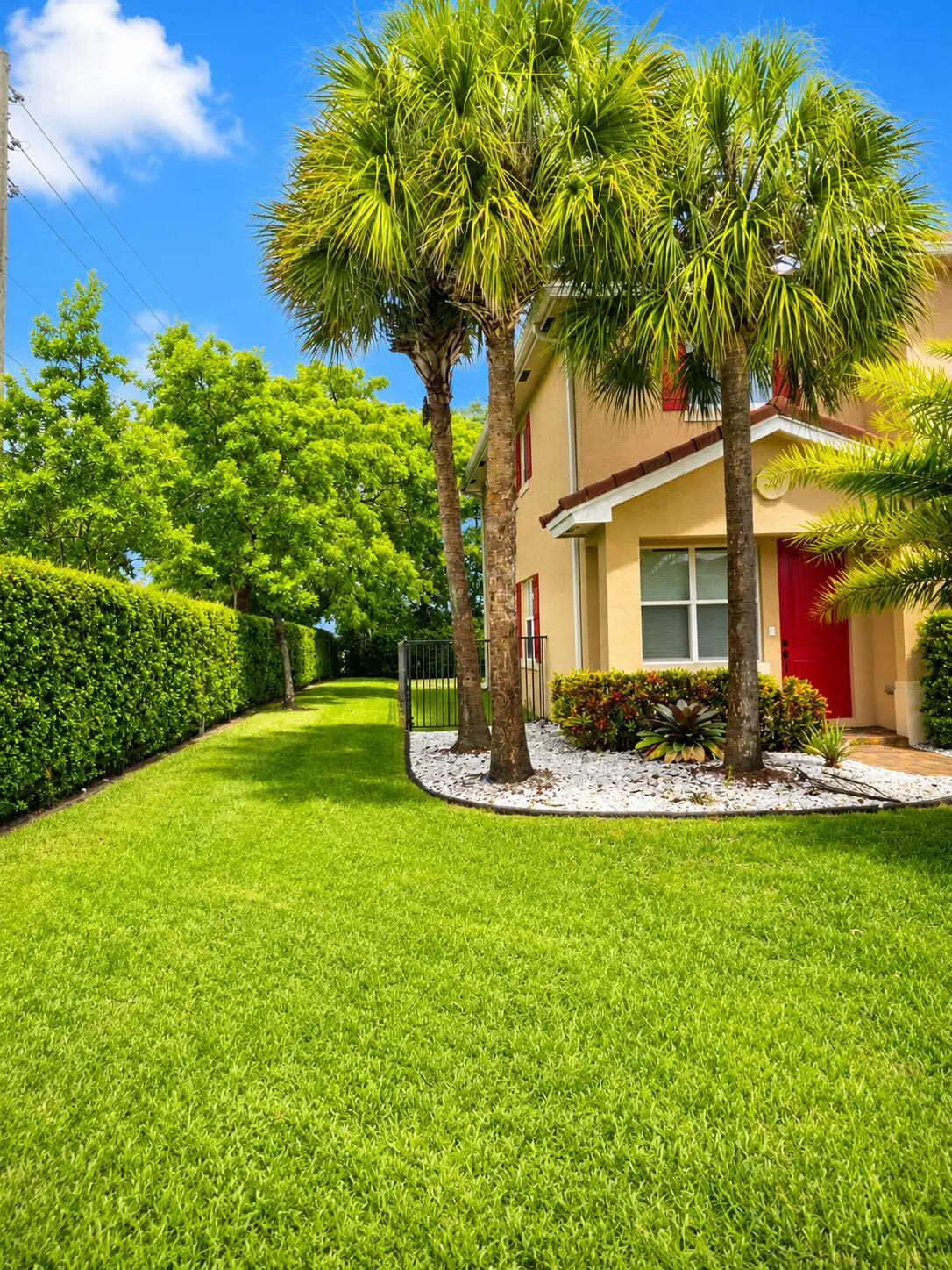 Side at 4773 Foxtail Palm Court, Greenacres