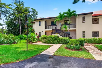 8460 Casa Del Lago 25B, Boca Raton – sold