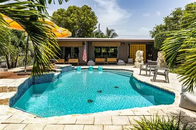 1205 Adams Street, Hollywood – sold