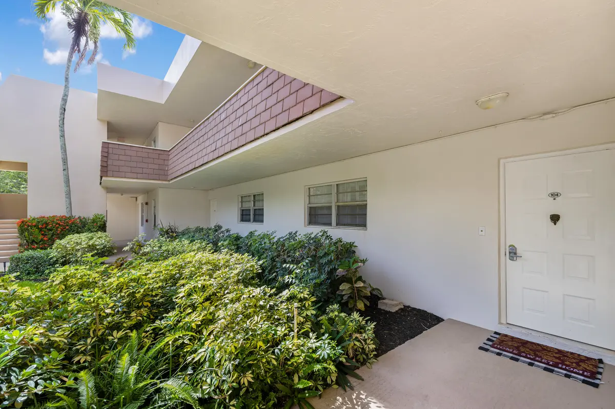 3621 Oaks Clubhouse Dr-Pompano Beach, Ma at 3621 Oaks Clubhouse Dr. Drive 104, Pompano Beach
