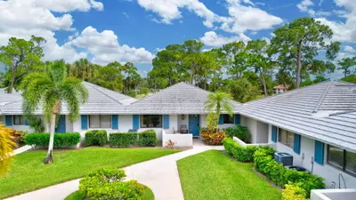 526 Club Drive, Palm Beach Gardens – Townhouse for rent