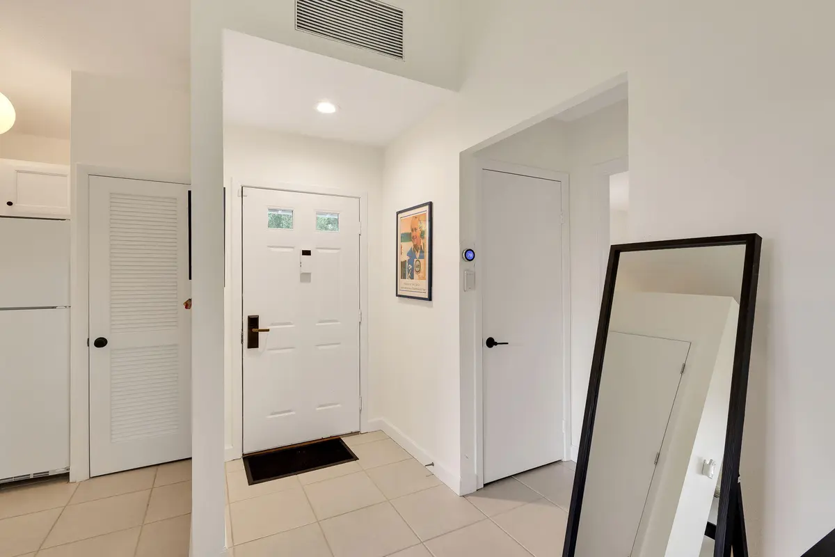 24-web-or-mls-5P1A2300 at 526 Club Drive, Palm Beach Gardens