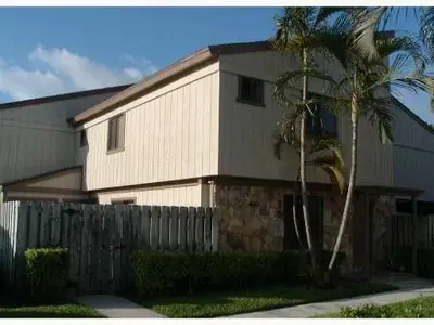 11868 Sturbridge Lane, Wellington – Townhouse for sale
