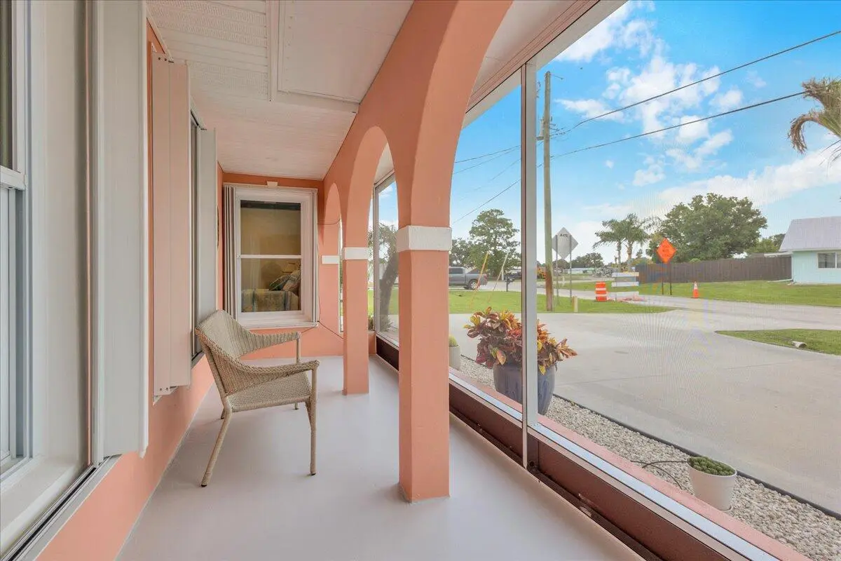 026-GG3A1627 at 611 SE Harborview Drive, Port St. Lucie