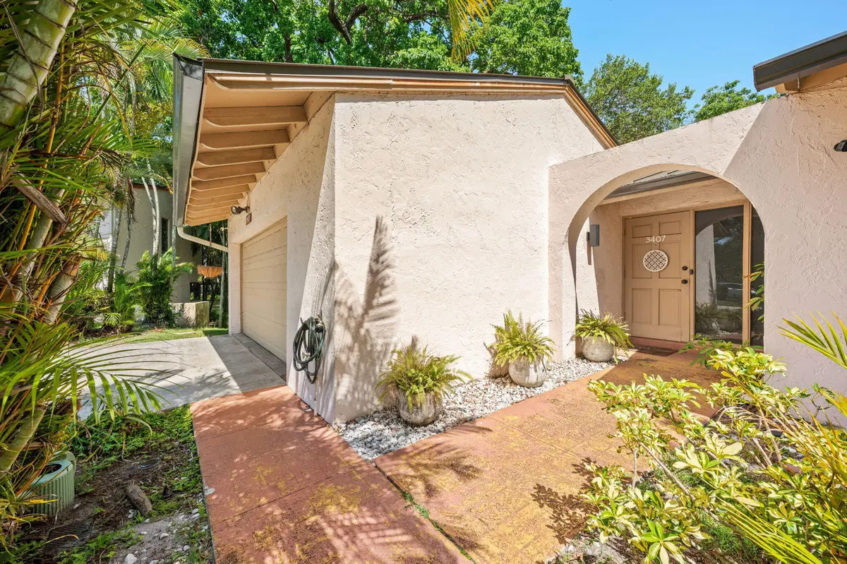 5-web-or-mls-3407-cherry-garden-cir at 3407 Cherry Garden Circle 151, Lauderhill