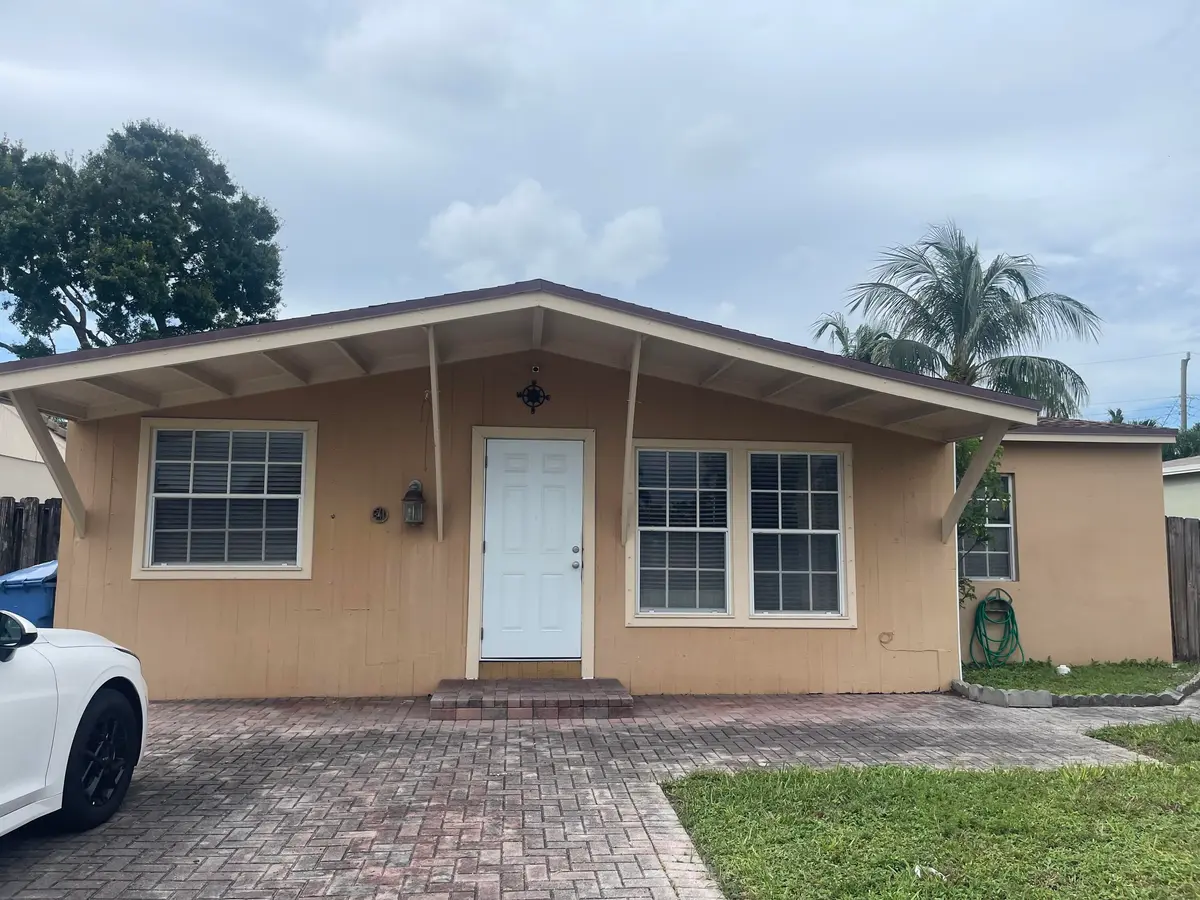 IMG_0124 at 341 NW 52nd, Oakland Park