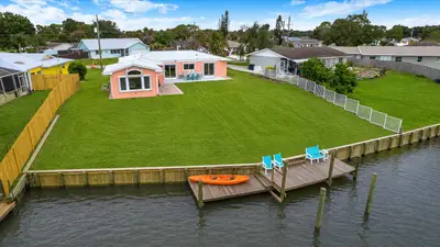 611 SE Harborview Drive, Port St. Lucie – Single Family Residence for sale