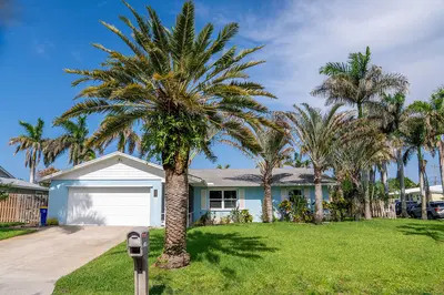 2445 NE 16th Court, Jensen Beach – Single Family Residence for sale