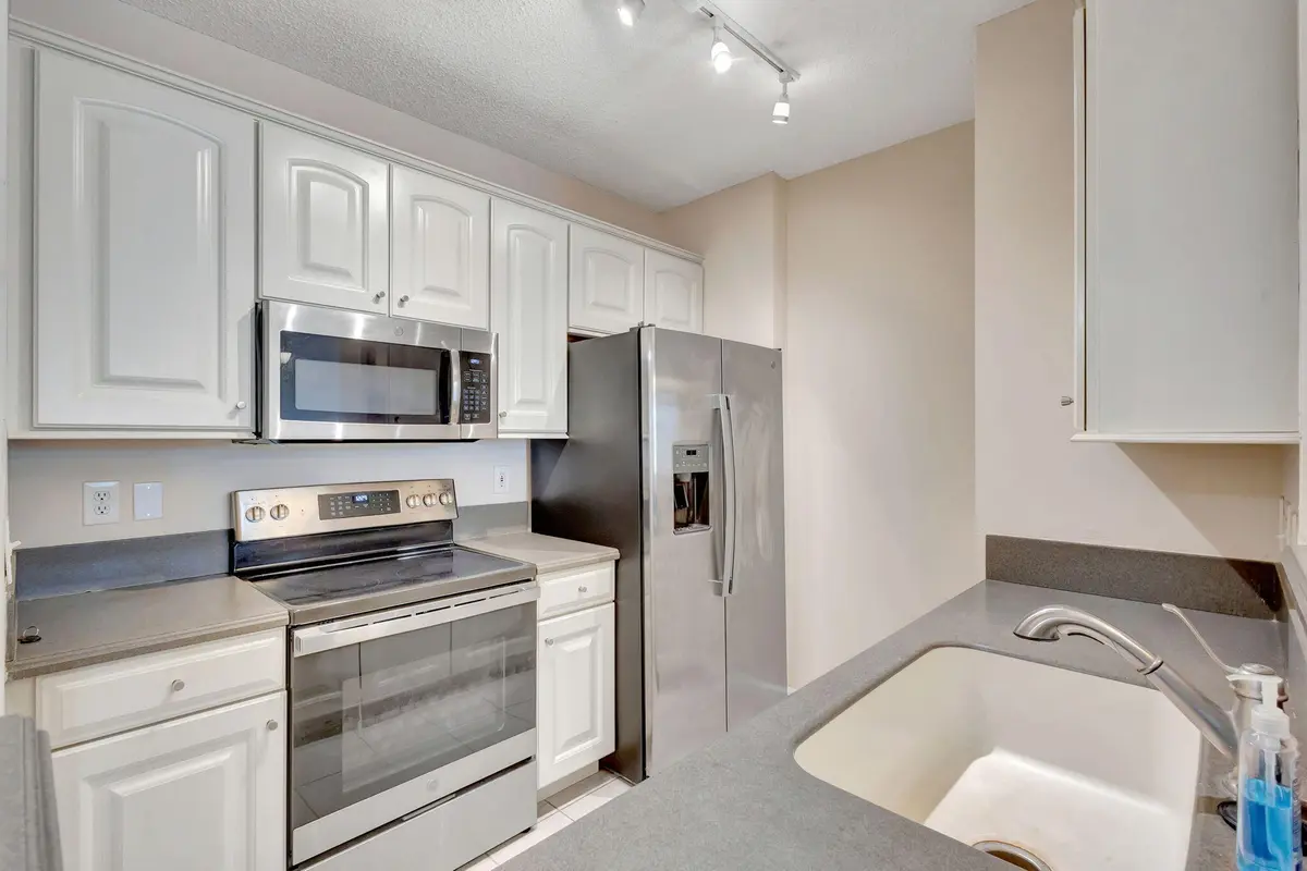 8-web-or-mls-5 (51) at 780 S Sapodilla Avenue 203, West Palm Beach