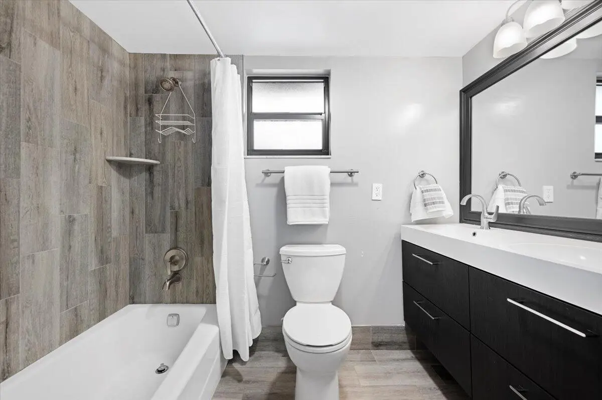 30-LUX9762 at 11863 Wimbledon Circle 524, Wellington