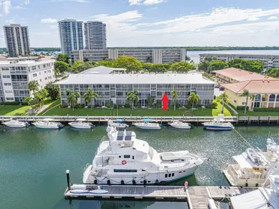 37 Yacht Club Drive 310, North Palm Beach – Condominium for rent