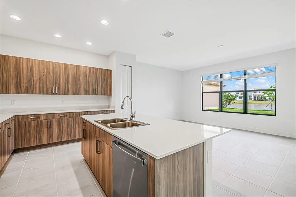 Breakfast bar at 16469 Sea Turtle Place, Westlake