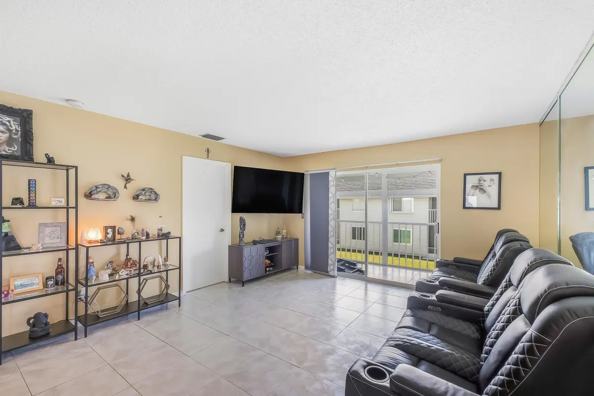 191 SE Village Drive 191, Port St. Lucie, FL – photo 8