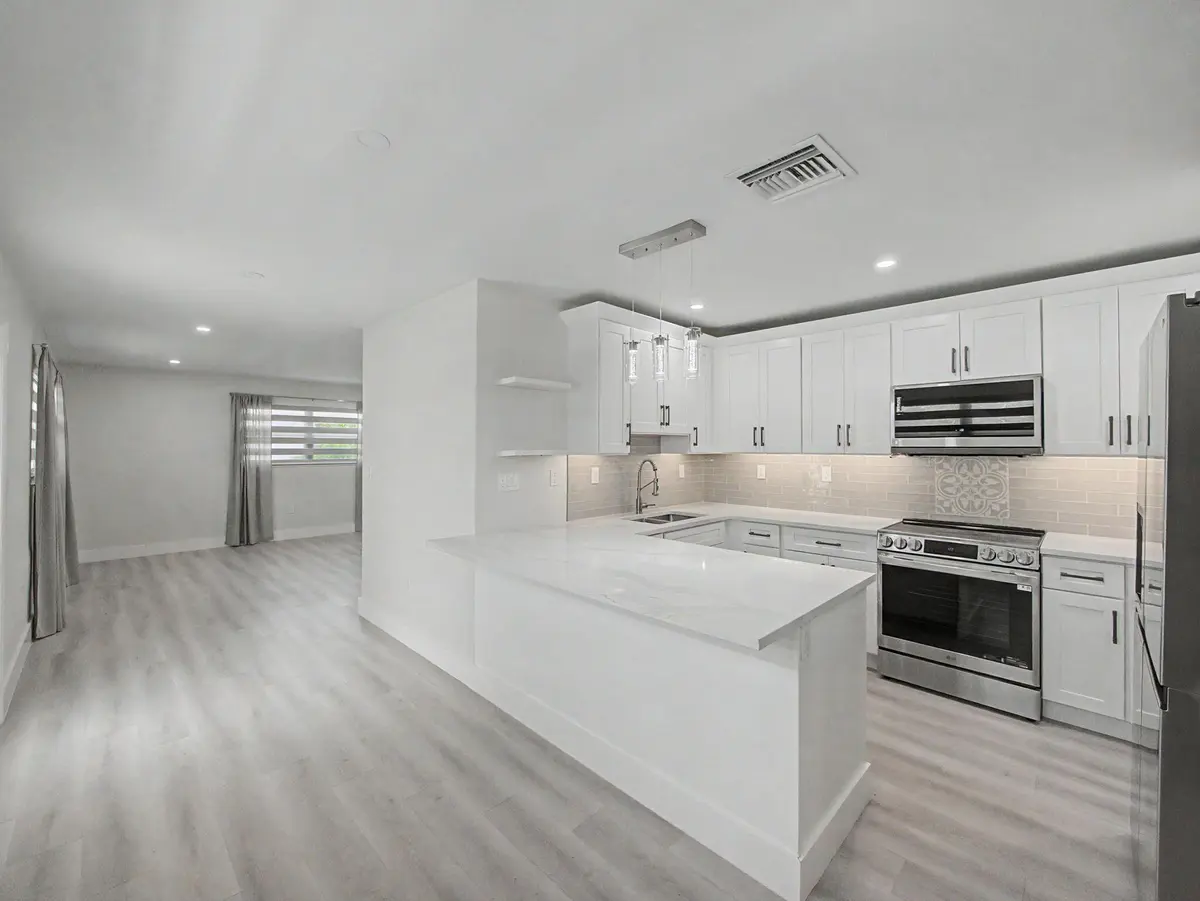 6-web-or-mls-020 at 9298 Birmingham Drive, Palm Beach Gardens
