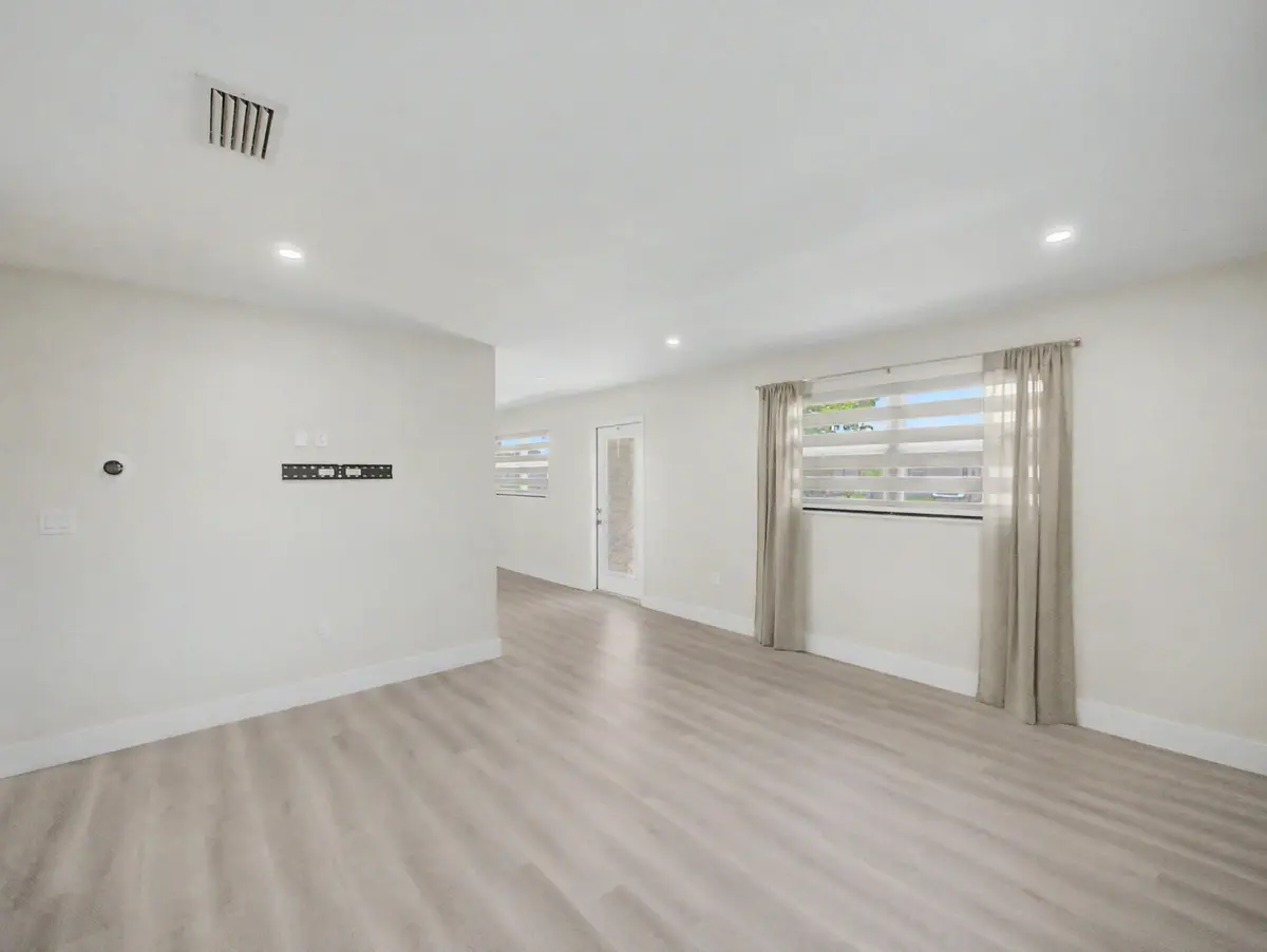 11-web-or-mls-022 at 9298 Birmingham Drive, Palm Beach Gardens