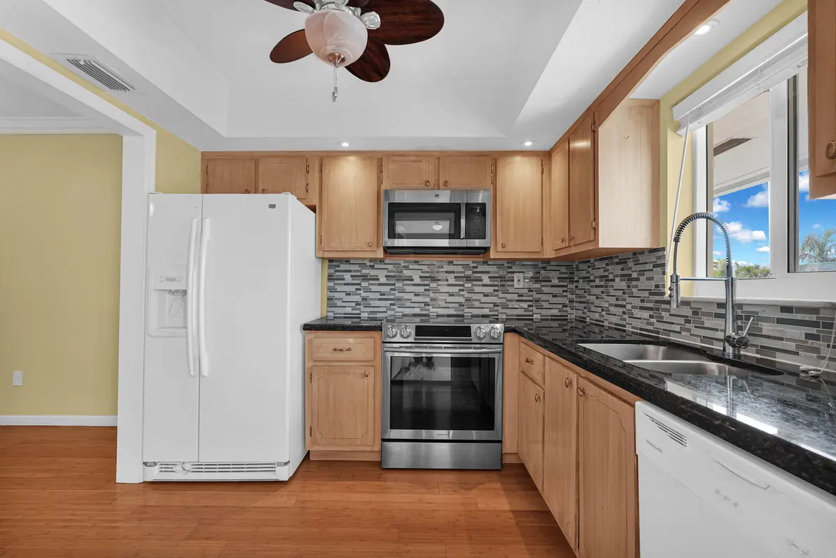 53-web-or-mls-DSC01514 at 2121 NE 68th Street 209, Fort Lauderdale