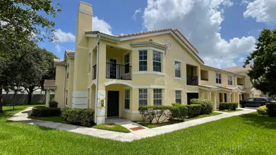 170 SW Peacock Boulevard 36-104, Port St. Lucie – sold