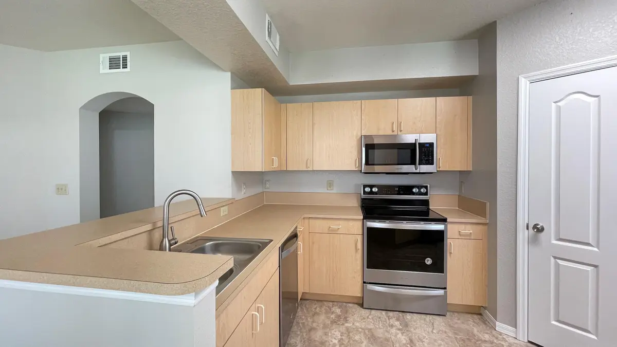 B36104006 at 170 SW Peacock Boulevard 36-104, Port St. Lucie